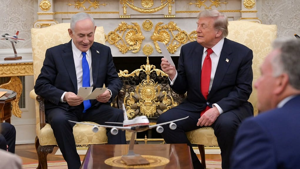 Trump Se Reune Separadamente con Zelenskyy y Netanyahu en Giro Diplomatico: Discuten Ucrania, Oriente Medio e Iran Trump Se Reune Separadamente con Zelenskyy y Netanyahu en Giro Diplomatico: Discuten Ucrania, Oriente Medio e Iran