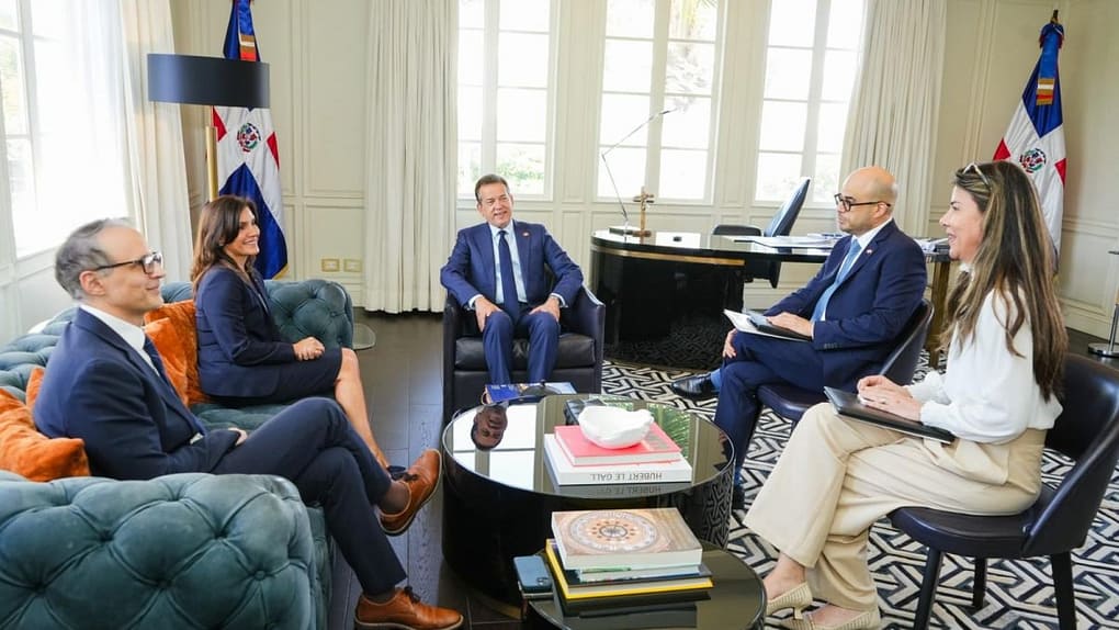 Canciller Ito Bisonó recibe a embajadora de Estados Unidos Canciller Ito Bisonó recibe a embajadora de Estados Unidos