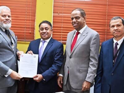 El PLD entrega a la JCE su padrón de miembros El PLD entrega a la JCE su padrón de miembros