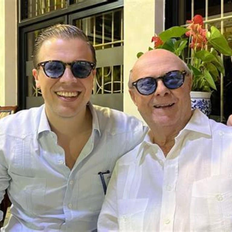 Juan Garrig Mejia será nuevo secretario general del PRM sucediendo a su madre Carolina Mejia Juan Garrig Mejia será nuevo secretario general del PRM sucediendo a su madre Carolina Mejia