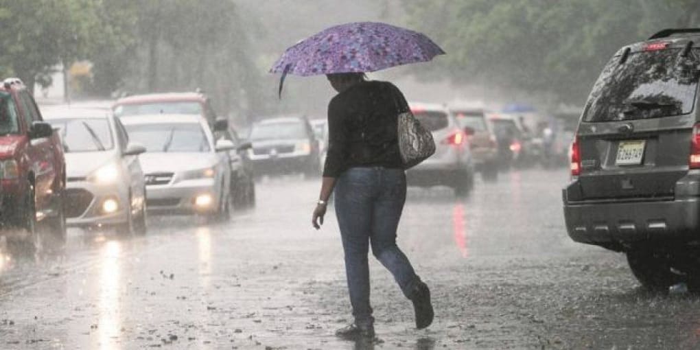 Viene agua por vaguada y alertas por oleaje anormal en las costas Viene agua por vaguada y alertas por oleaje anormal en las costas