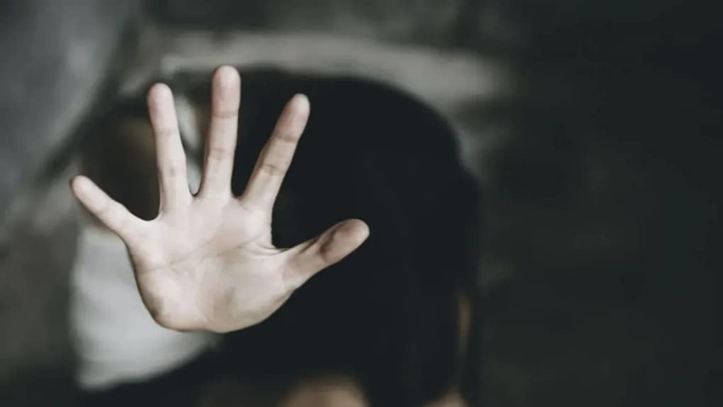 Condenan a 20 años de prisión a uno violó hermana de 15 años Condenan a 20 años de prisión a uno violó hermana de 15 años