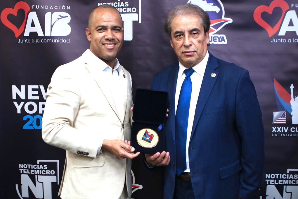 Elías Reynoso agradece reconocimiento en Cumbre Latinoamericana de Líderes y reafirma compromiso con los municipios del país Elías Reynoso agradece reconocimiento en Cumbre Latinoamericana de Líderes y reafirma compromiso con los municipios del país