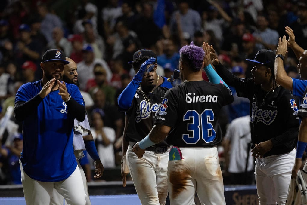 Licey vence a Escogido en partido de 14 entradas en inicio de la serie final Licey vence a Escogido en partido de 14 entradas en inicio de la serie final