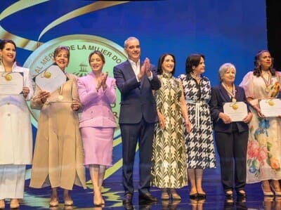 Hacen entrega Medalla al Mérito de la Mujer Dominicana 2026 Hacen entrega Medalla al Mérito de la Mujer Dominicana 2026