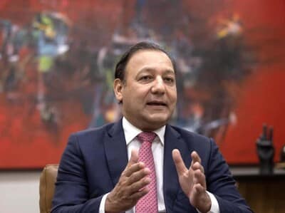 Abel Martínez cuestiona detener tránsito para paso de funcionarios Abel Martínez cuestiona detener tránsito para paso de funcionarios