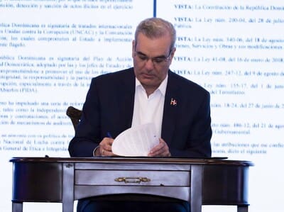 Abinader promulga ley que elimina las candidaturas independientes Abinader promulga ley que elimina las candidaturas independientes