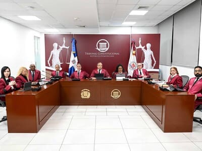 Los diputados estudian privilegios para jueces del TC Los diputados estudian privilegios para jueces del TC