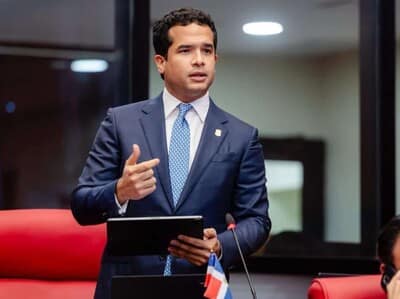 Omar Fernández reacciona a renuncias en la Fuerza del Pueblo Omar Fernández reacciona a renuncias en la Fuerza del Pueblo
