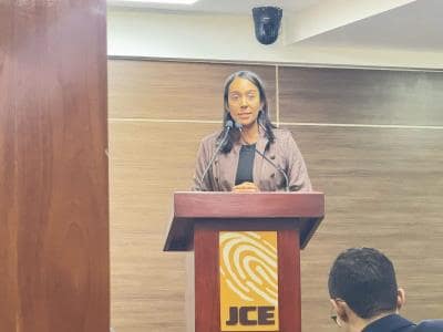 Representantes de candidaturas independientes se defienden en la JCE Representantes de candidaturas independientes se defienden en la JCE