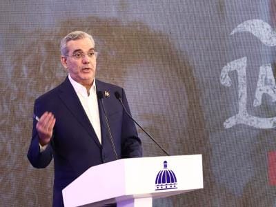 Abinader dirige La Semanal con la Prensa Abinader dirige La Semanal con la Prensa