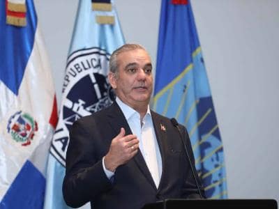 Abinader dice que gobiernos anteriores no invirtieron en saneamiento Abinader dice que gobiernos anteriores no invirtieron en saneamiento