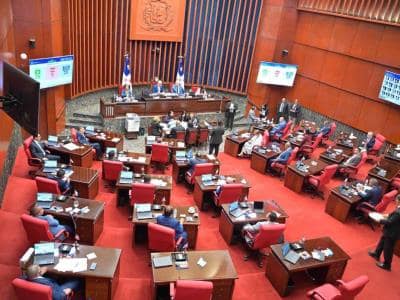 Senado no tocó proyectos limitan exoneraciones de vehículos Senado no tocó proyectos limitan exoneraciones de vehículos