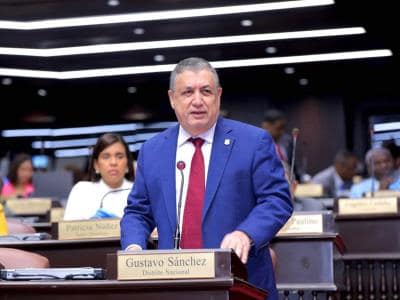 Diputados del PLD depositan proyecto de ley para supervisar edificios Diputados del PLD depositan proyecto de ley para supervisar edificios