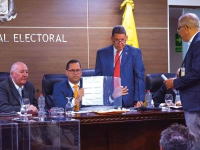 La JCE completó las pruebas para adjudicar la nueva cédula La JCE completó las pruebas para adjudicar la nueva cédula