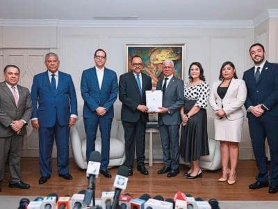 Control y poder de la Presidencia crecen con fusión de ministerios Control y poder de la Presidencia crecen con fusión de ministerios
