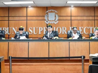 Tres partidos quieren más dinero de la JCE Tres partidos quieren más dinero de la JCE