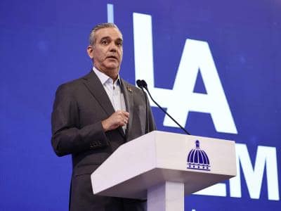 Abinader pide a la FP y PLD unirse al pacto por crisis en Haití Abinader pide a la FP y PLD unirse al pacto por crisis en Haití