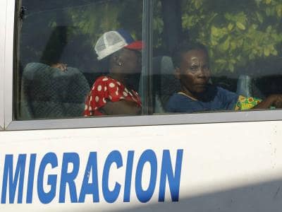 Ciudadanos respaldan medidas migratorias de Abinader Ciudadanos respaldan medidas migratorias de Abinader