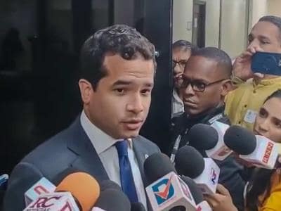 Omar Fernández responde a crítica de Pelegrín Castillo Omar Fernández responde a crítica de Pelegrín Castillo