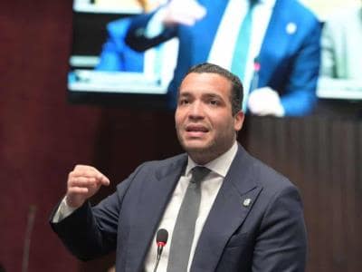 Diputado Charlie Mariotti critica aprobación de préstamos para asignar Diputado Charlie Mariotti critica aprobación de préstamos para asignar