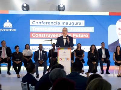 El presidente Abinader pide a jóvenes no aceptar las injusticias El presidente Abinader pide a jóvenes no aceptar las injusticias