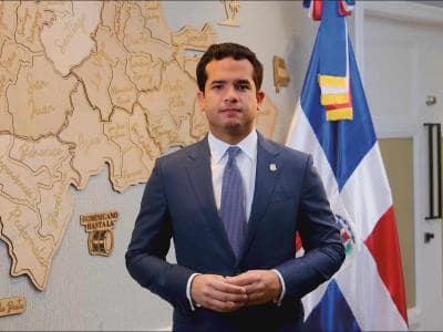 Omar Fernández dice que está concentrado en su trabajo en el Senado Omar Fernández dice que está concentrado en su trabajo en el Senado