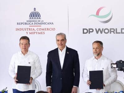 El Gobierno y DP World firman acuerdo para invertir US0 millones El Gobierno y DP World firman acuerdo para invertir US0 millones