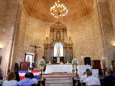 Conmemoran el 27 aniversario del fallecimiento de Peña Gómez Conmemoran el 27 aniversario del fallecimiento de Peña Gómez
