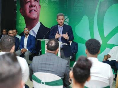Leonel Fernández revela qué hablarán en diálogo con expresidentes Leonel Fernández revela qué hablarán en diálogo con expresidentes