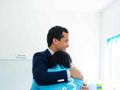 Omar Fernández destina fondo a madres con hijos con parálisis cerebral Omar Fernández destina fondo a madres con hijos con parálisis cerebral
