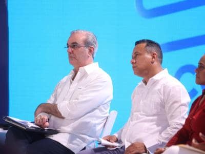 Gobierno Contigo: Presidente Abinader anuncia plan de titulación Gobierno Contigo: Presidente Abinader anuncia plan de titulación