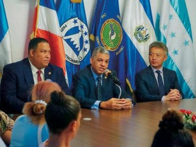 El Parlacen defiende labor: “Aquí no hay narcos ni riferos” El Parlacen defiende labor: “Aquí no hay narcos ni riferos”