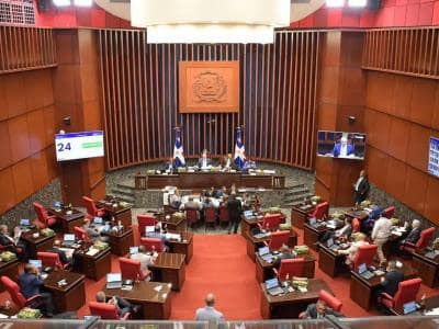 Ley sanciona con prisión a clínicas que retengan pacientes Ley sanciona con prisión a clínicas que retengan pacientes