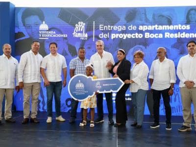 Abinader supervisa obra en SDE y entrega 72 apartamentos Abinader supervisa obra en SDE y entrega 72 apartamentos