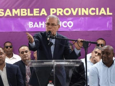 Danilo Medina pide al Gobierno atender situación de Senasa Danilo Medina pide al Gobierno atender situación de Senasa