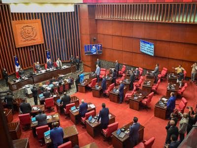 El Senado completa aprobación de préstamos por US5 millones El Senado completa aprobación de préstamos por US5 millones