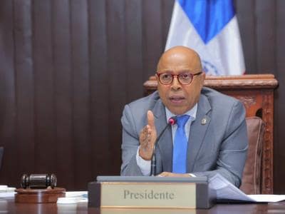 Aprobado por diputados proyecto que reduce pasantía de médicos Aprobado por diputados proyecto que reduce pasantía de médicos