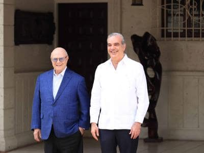 Abinader se reúne con Hipólito Mejía para hablar de crisis en Haití Abinader se reúne con Hipólito Mejía para hablar de crisis en Haití