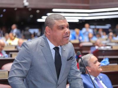 Diputado denuncia Gobierno busca aprobar US5 millones en préstamos Diputado denuncia Gobierno busca aprobar US5 millones en préstamos