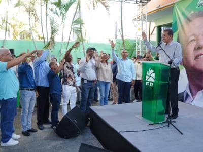 Fuerza del Pueblo juramenta a exdirigentes en Peravia Fuerza del Pueblo juramenta a exdirigentes en Peravia