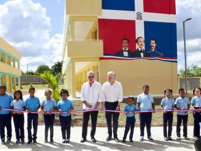 Abinader inaugura escuelas en La Altagracia con capacidad para 1,600 Abinader inaugura escuelas en La Altagracia con capacidad para 1,600
