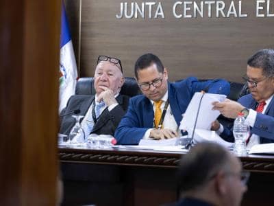 Capitales dominicanos y extranjeros tras el contrato nueva cédula Capitales dominicanos y extranjeros tras el contrato nueva cédula