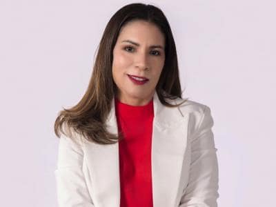 Senado designa a María Estela de León Veloz en JCE Senado designa a María Estela de León Veloz en JCE