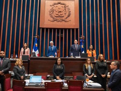 Aprueban ley que dispone el uso de energía renovable en edificios Aprueban ley que dispone el uso de energía renovable en edificios