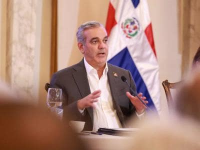 Abinader pide al PRM que suspenda acto por su gestión Abinader pide al PRM que suspenda acto por su gestión