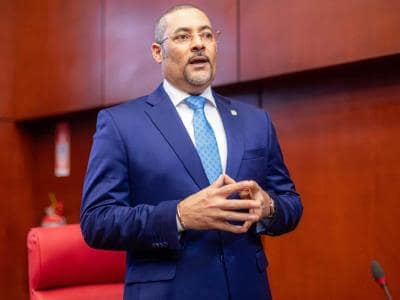 Eduard Espiritusanto, vocero de la Fuerza del Pueblo en el Senado Eduard Espiritusanto, vocero de la Fuerza del Pueblo en el Senado