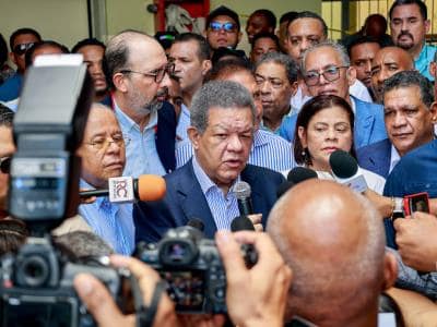 Leonel habla sobre bajo crecimiento económico de RD Leonel habla sobre bajo crecimiento económico de RD