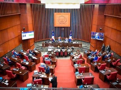 Senado aprueba aumento más de RD mil millones en deuda pública Senado aprueba aumento más de RD mil millones en deuda pública