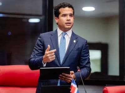 Omar Fernández cuestiona aumento del gasto corriente en presupuesto Omar Fernández cuestiona aumento del gasto corriente en presupuesto